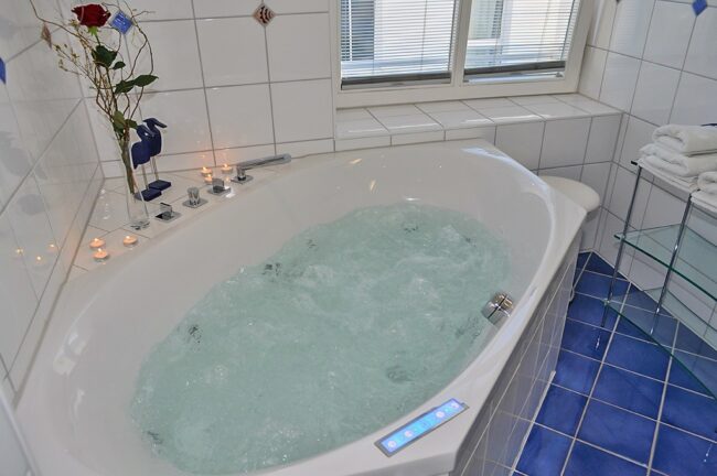 Wellness in der Luxus-Ferienwohnung Seenixe, Villa Frigga Binz