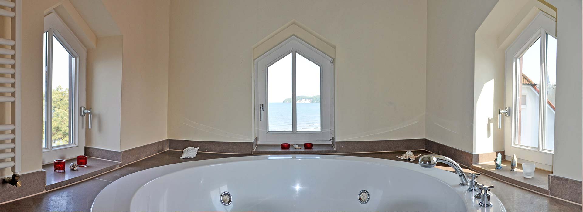 Luxus Penthouse - Villa Aegir in Binz direkt am Strand mit Meerblick und Wellness Oase