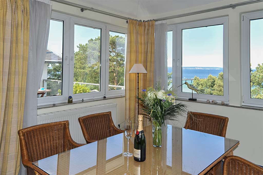 5 Sterne Luxus Penthouse Freia - Traum Ferienwohnung auf Rügen mit Meerblick, direkt am Strand in der Strandvilla Freia in Binz auf Rügen